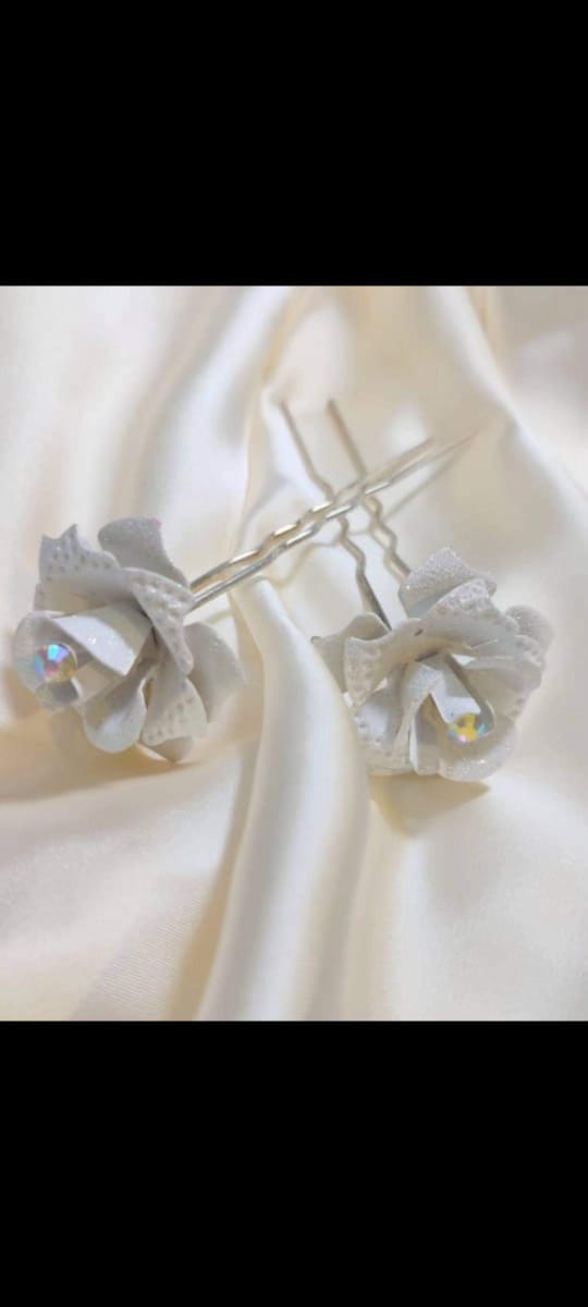 METAL JOORA PINS IN FLOWER SHAPE IN SILVER COLOUR