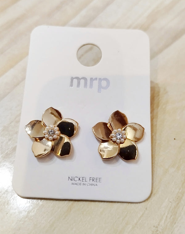 Golden flower shape beautiful studs for ladies